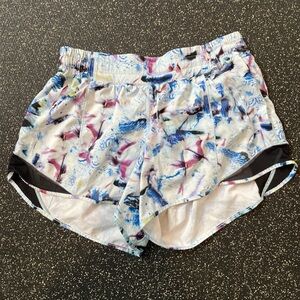 Lululemon hotty hot short long 4” size 8
Exposure crystalize multi